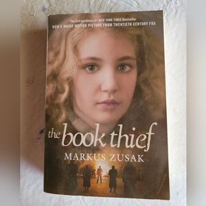 The Book Thief by Markus Zusak Paperback